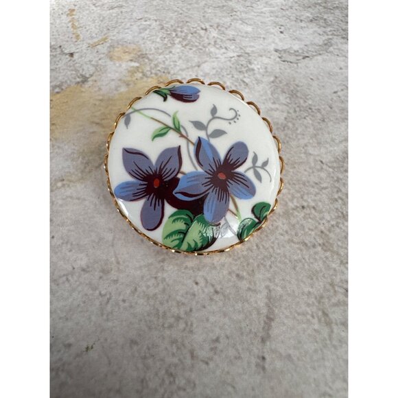 Vintage Floral Purple Blue Enamel Pin Scalloped Gold Tone Edging - Picture 1 of 3